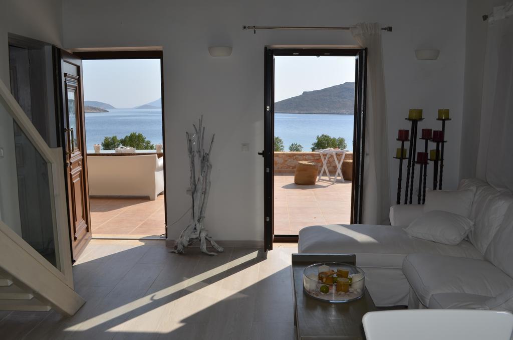 Villa Aristoteles Chalki Town Kamer foto