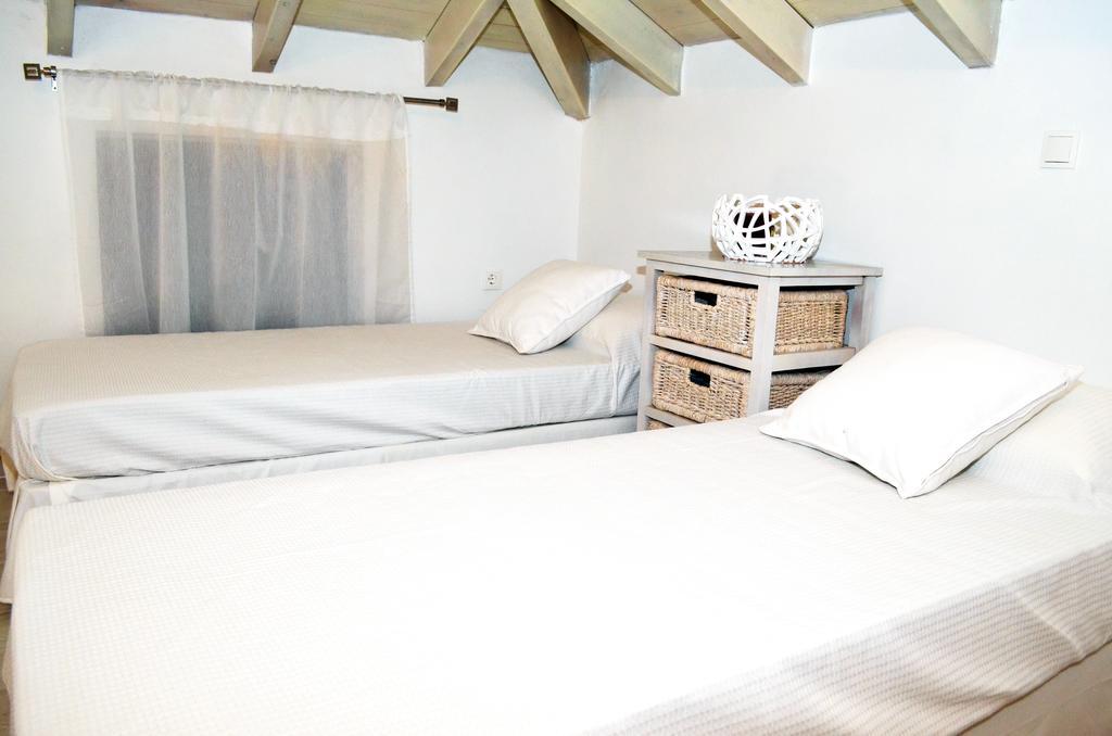 Villa Aristoteles Chalki Town Kamer foto