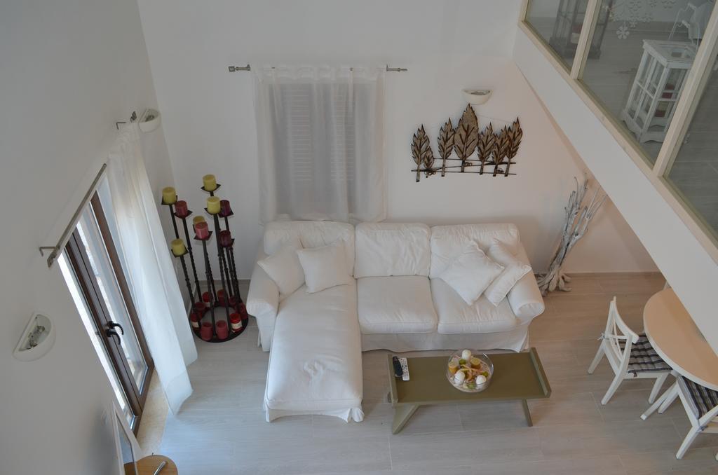 Villa Aristoteles Chalki Town Buitenkant foto